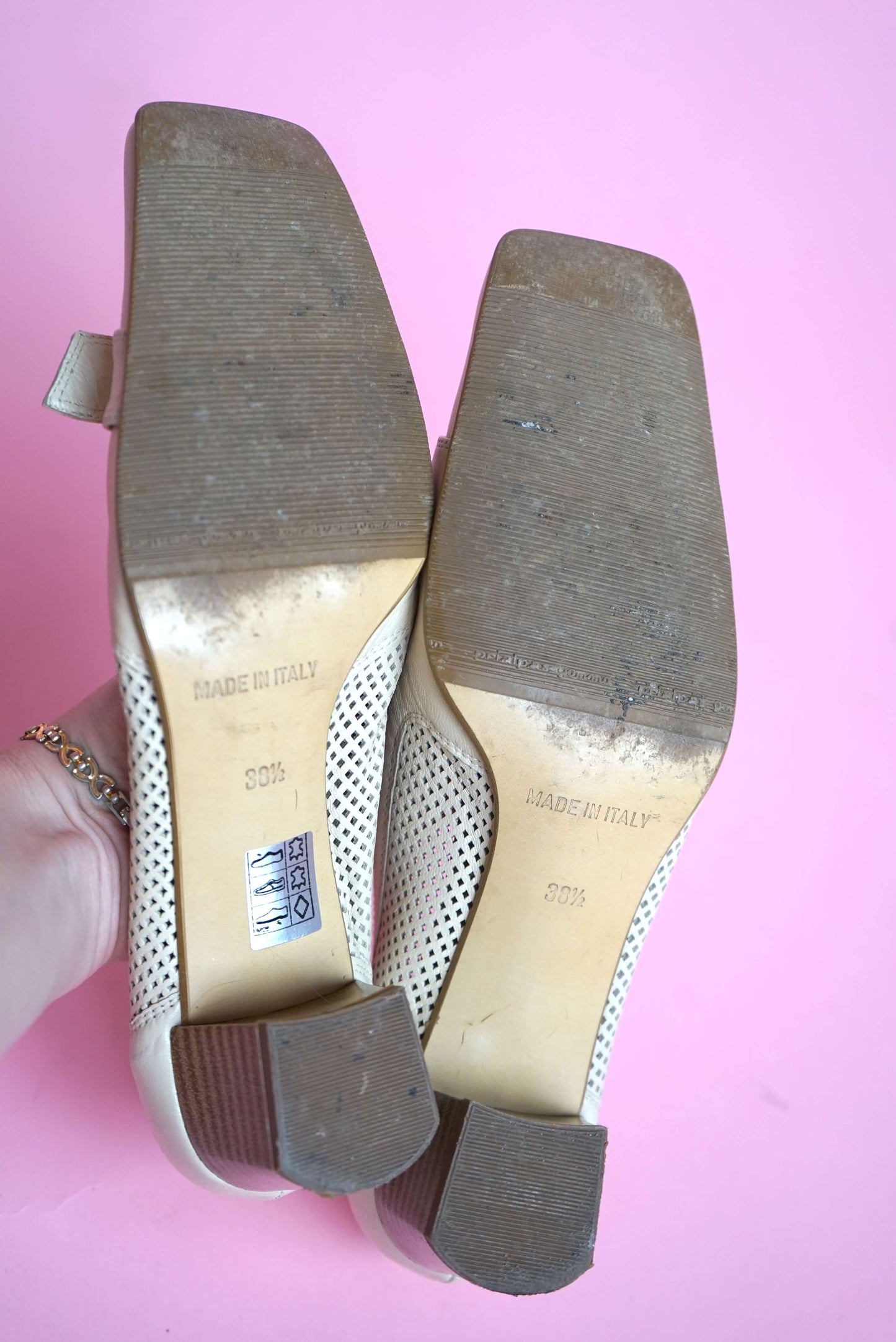 Beige Vintage Kitten Heel Leather Court Shoes Square Toe Size 5.5/ 38.5
