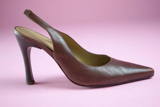 Solid Women Beige Velvet Finish Pumps Heels Shoes, Size: 3-8 at Rs 600/pair  in Gurugram