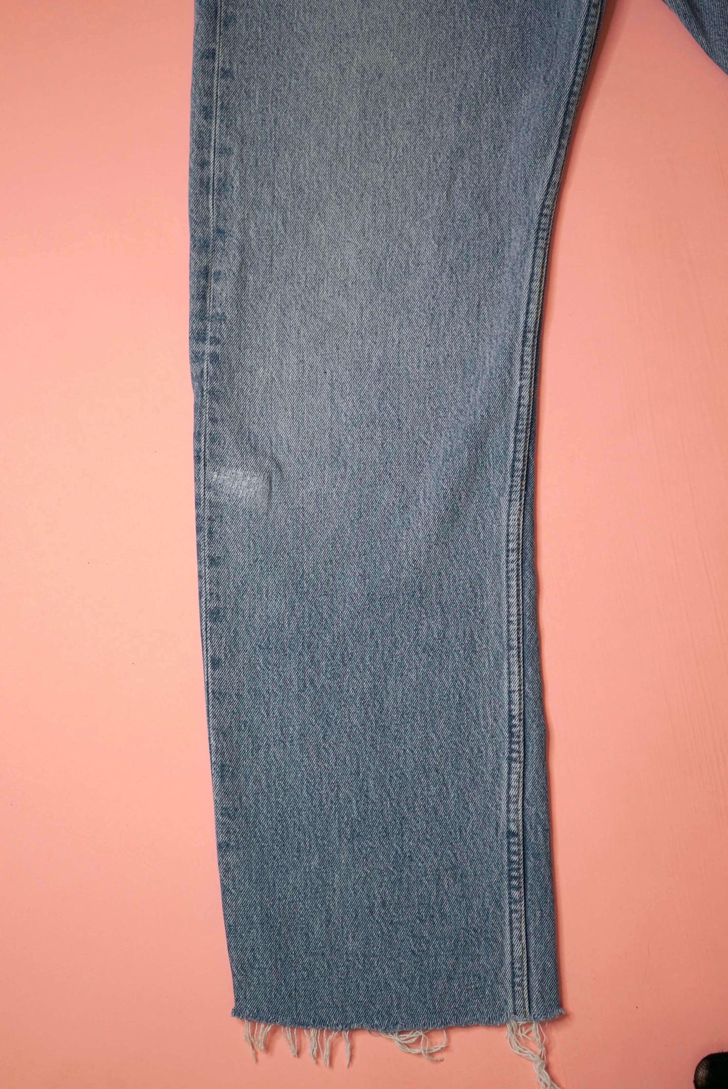 Vintage Levis 501 Jeans W33-34 Medium Blue Raw Hem