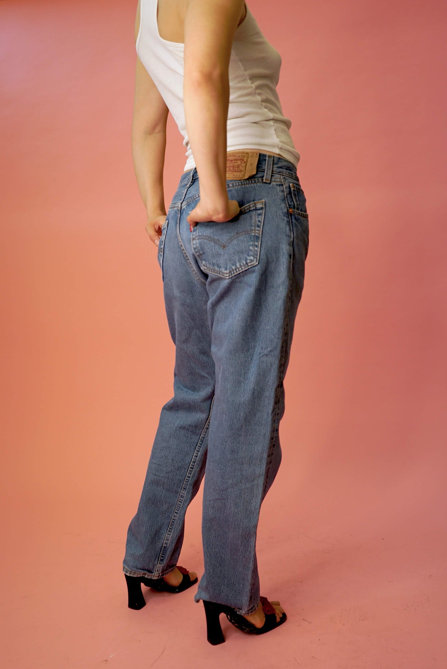 Vintage Levis 501 Jeans W33-34 Medium Blue