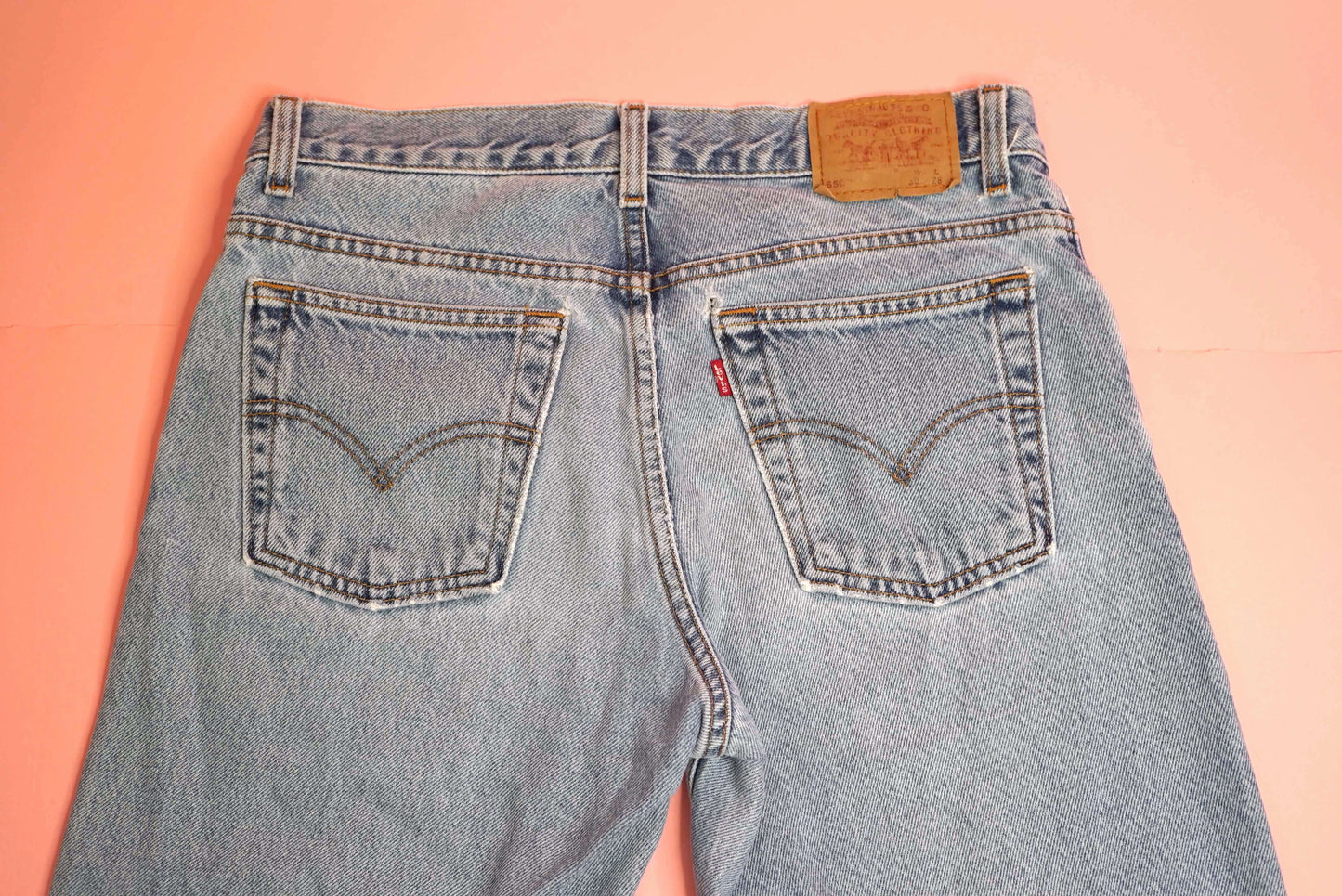 Vintage Levis 550 Husky Jeans W29-30 Ankle Length Relaxed Fit Light Blue