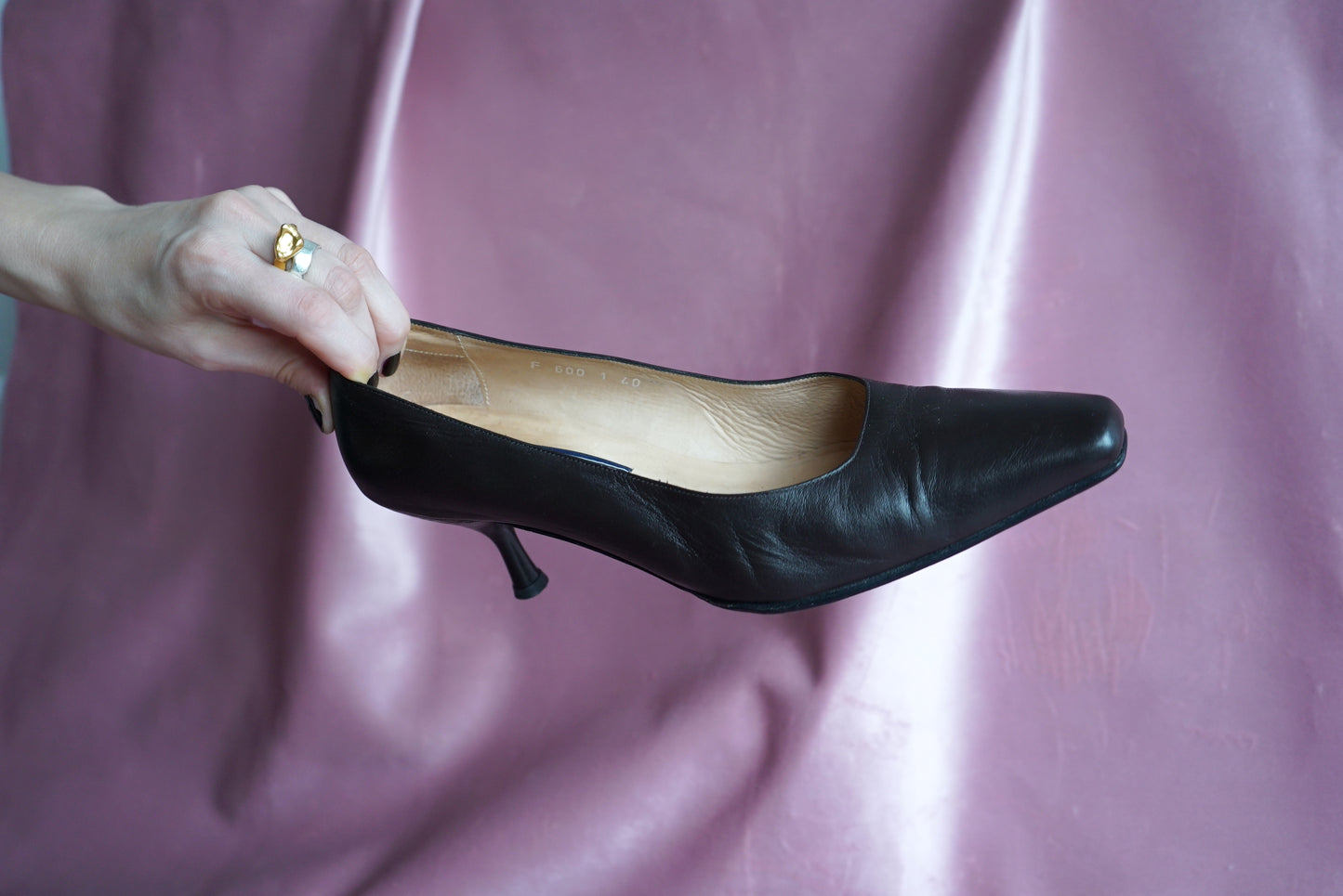 Classic Vintage Black Kitten Heels Size 7