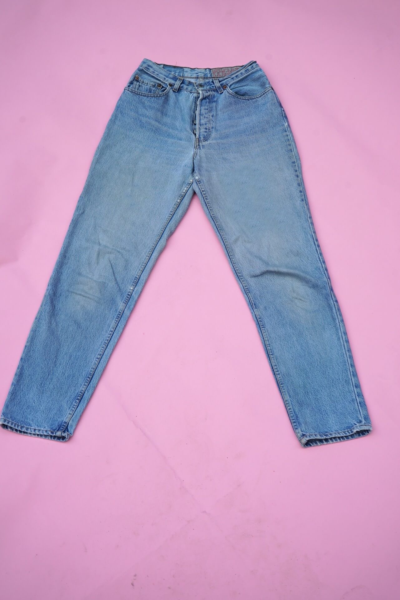 Vintage High Waisted Levi's 901 Mom Jeans W29-30 Light Blue