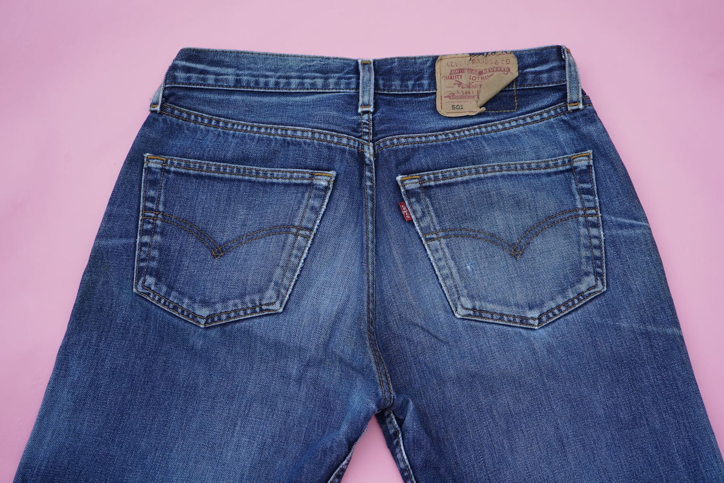 Vintage Distressed Dark Blue Levi's 501 Jeans W31-32